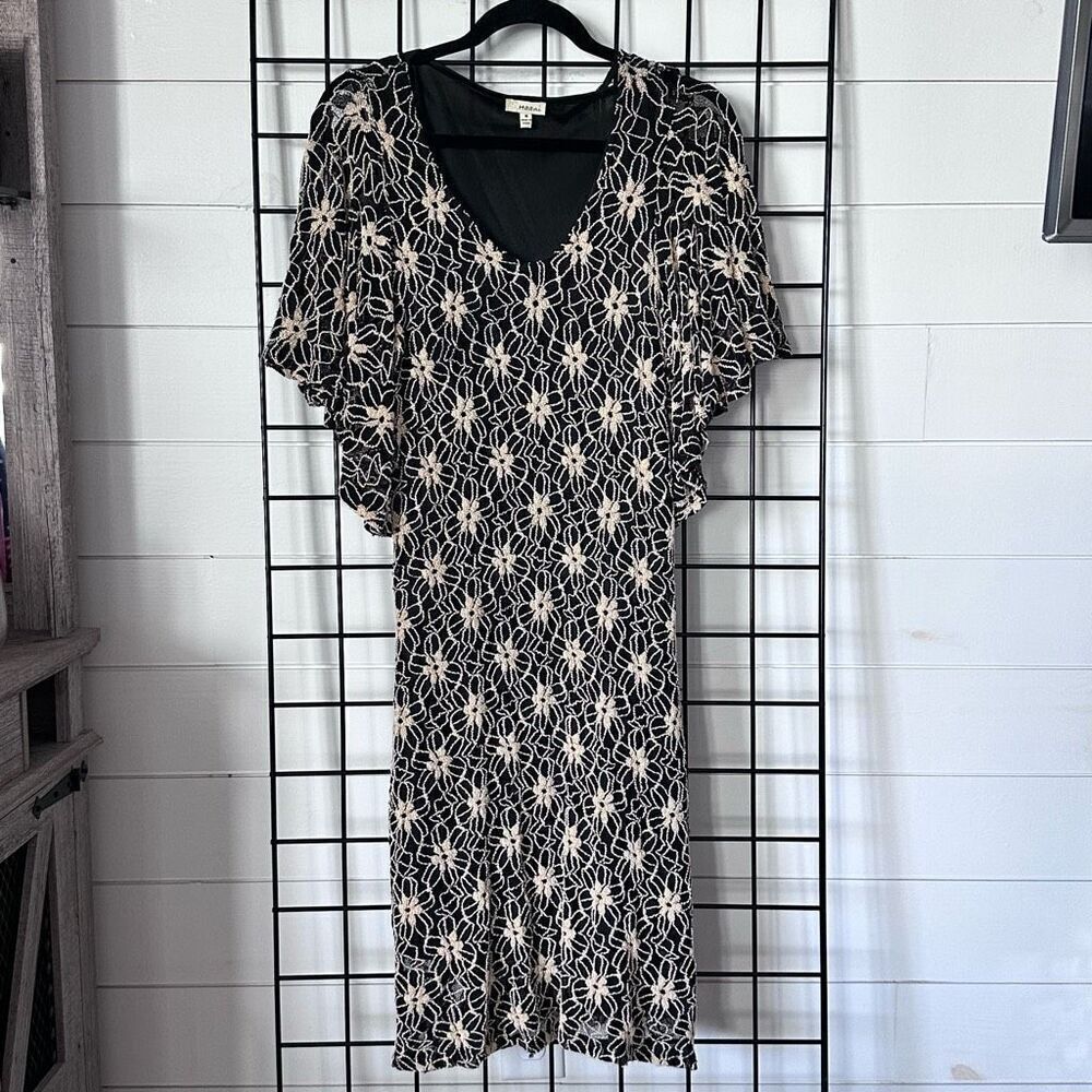 Haani Dress Womens M Tan Black Floral Crochet Knit 3/4 Bell Sleeve Lined‎